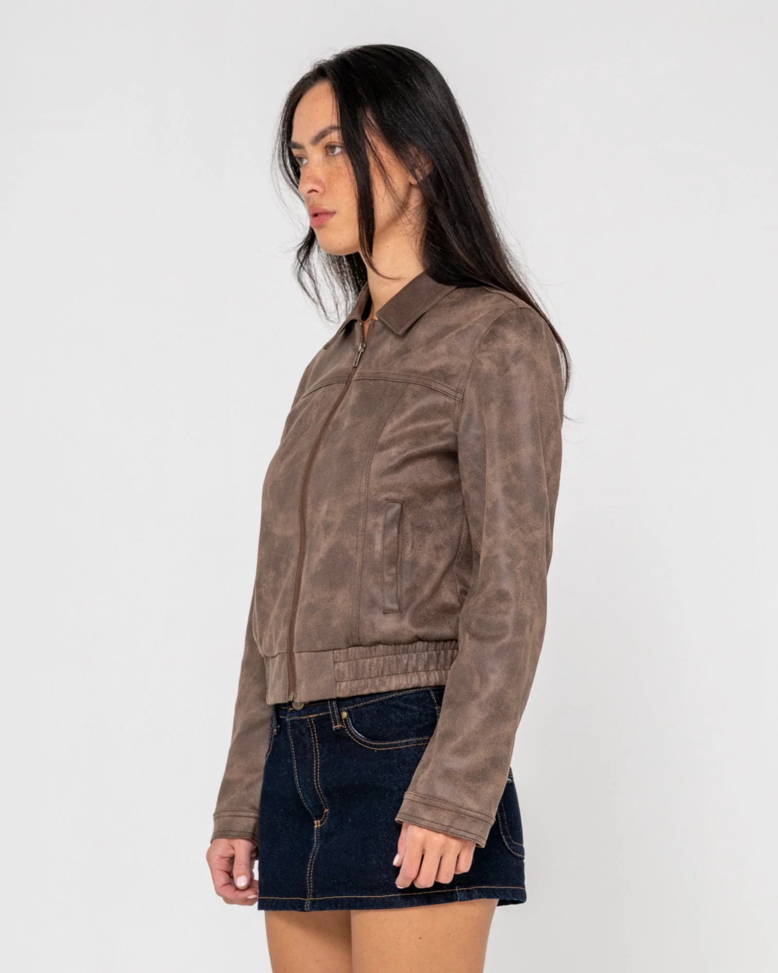 Campera Liviana Lizzy Faux Leather Fitted Ash Brown - Image 4