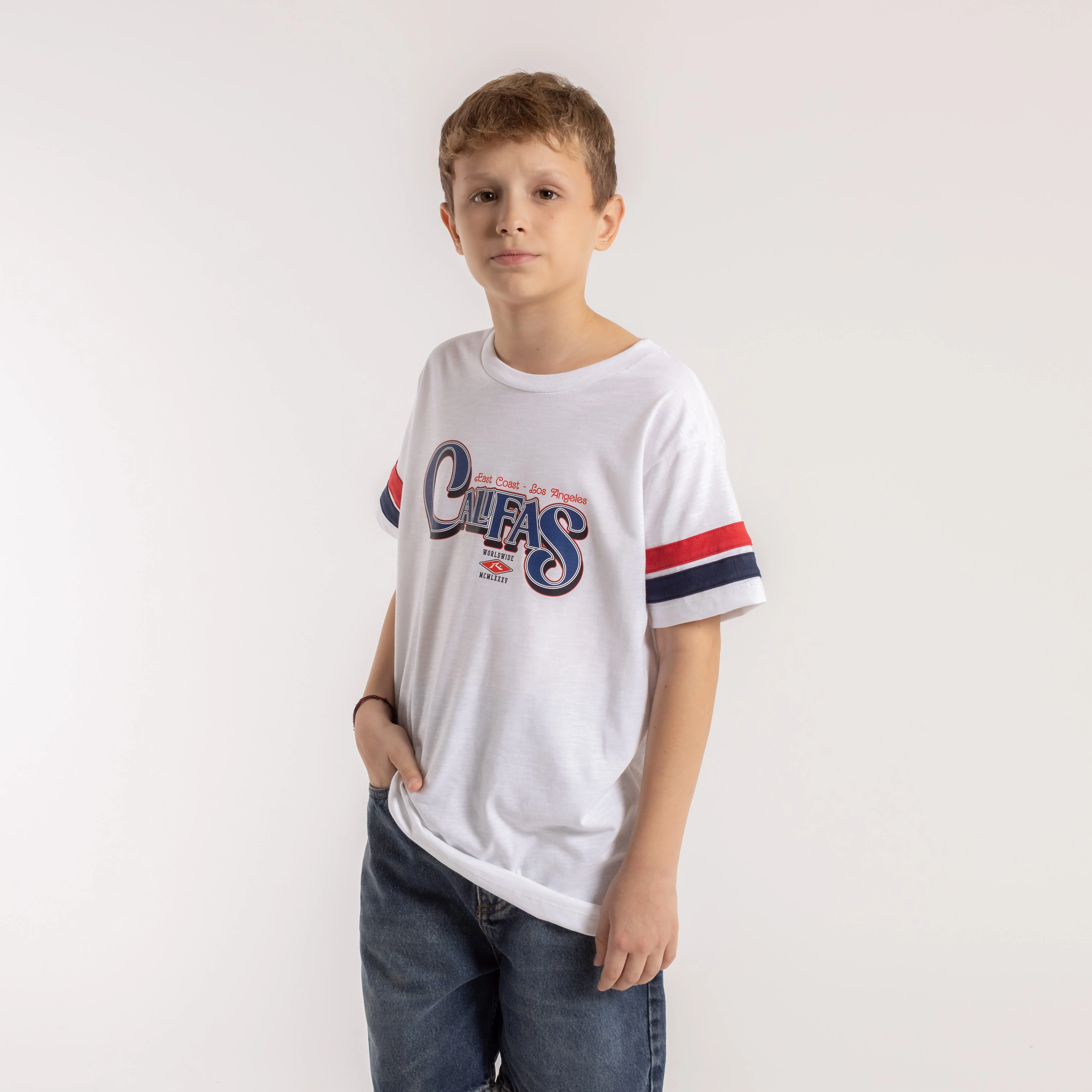 Remera Welcome To Califas Junior Off White - Image 3
