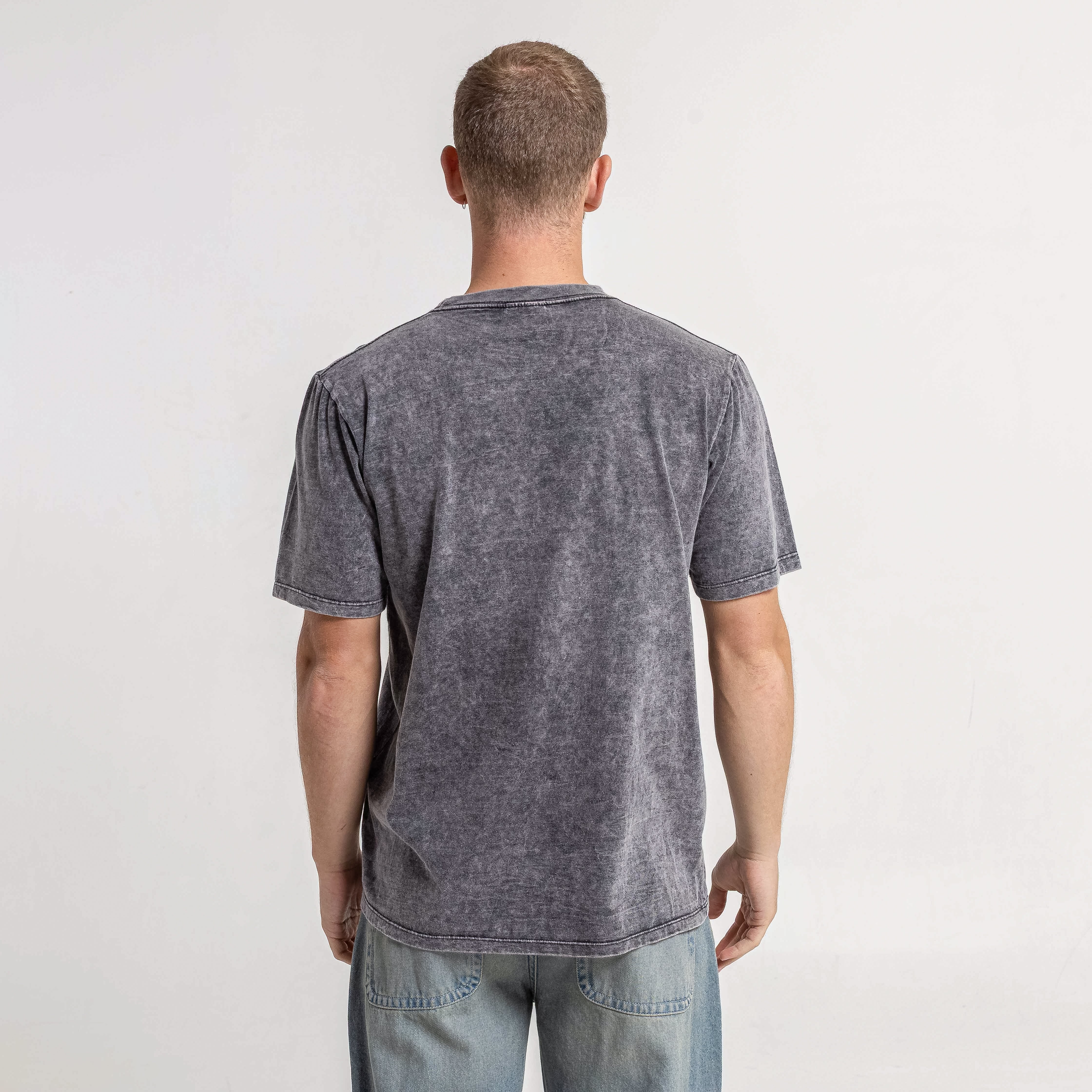 Remera Patching Process Black - Image 3